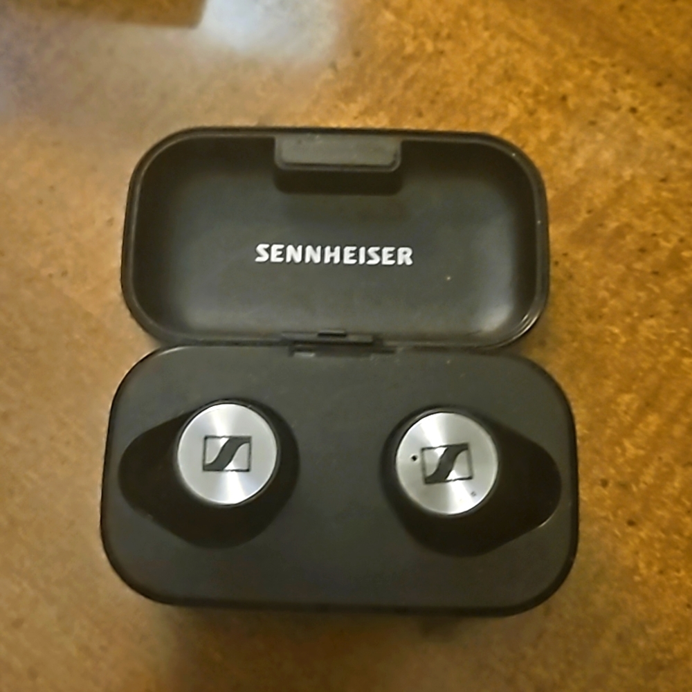 Sennheiser - image 1